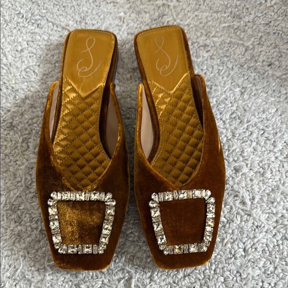 Sam Edelman size 8.5 women’s velvet slides/mules w/rhinestones chartreuse color